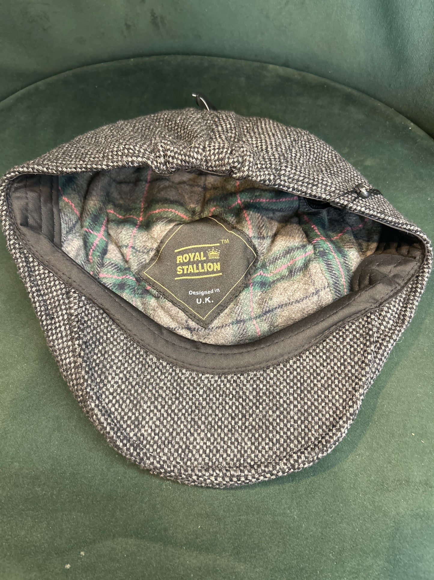 Coppola nuova inglese in lana liscia grigia e nera a quadretti- Wool Grey and black flat cap