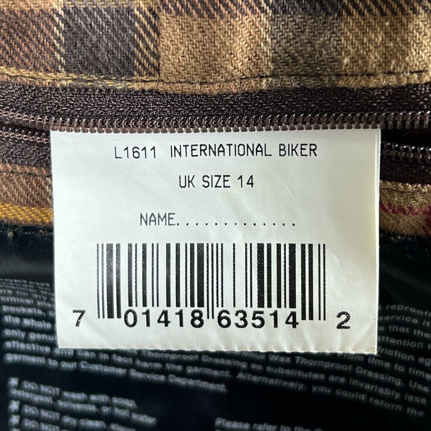 Giacca Barbour International corta da donna beige UK14 -Beige wax jacket size UK14 with belt M
