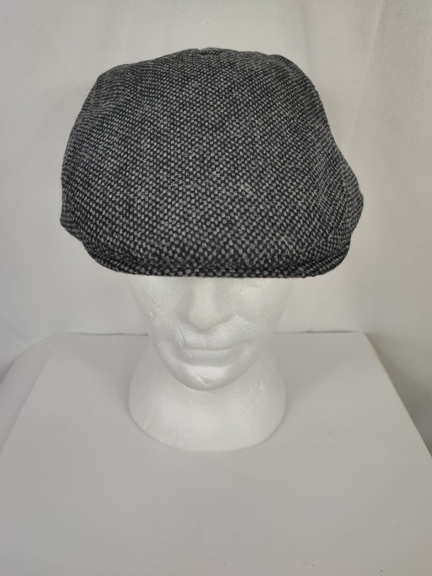 Coppola nuova inglese in lana liscia grigia e nera a quadretti- Wool Grey and black flat cap