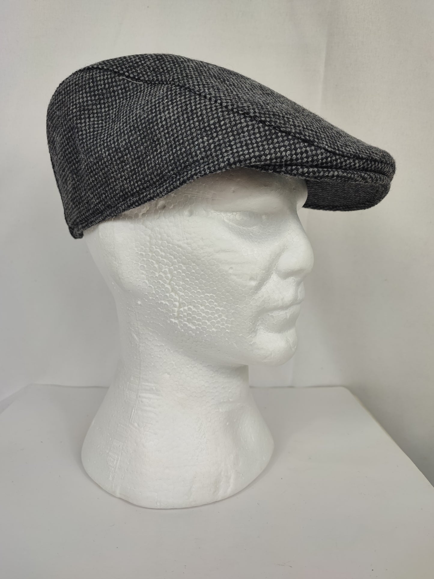 Coppola nuova inglese in lana liscia grigia e nera a quadretti- Wool Grey and black flat cap