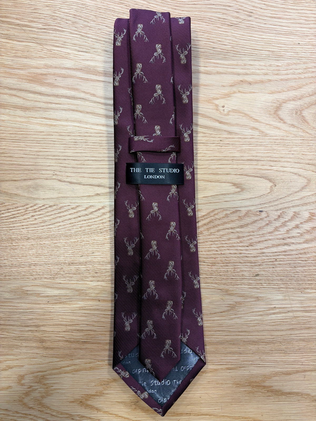 Cravatta inglese bordeaux con cervo - English Bordeaux Head Stag Tie