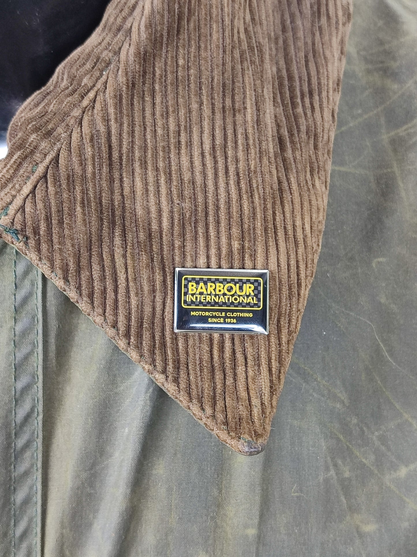 Spilla Vintage Barbour International nera - Black Barbour Pin