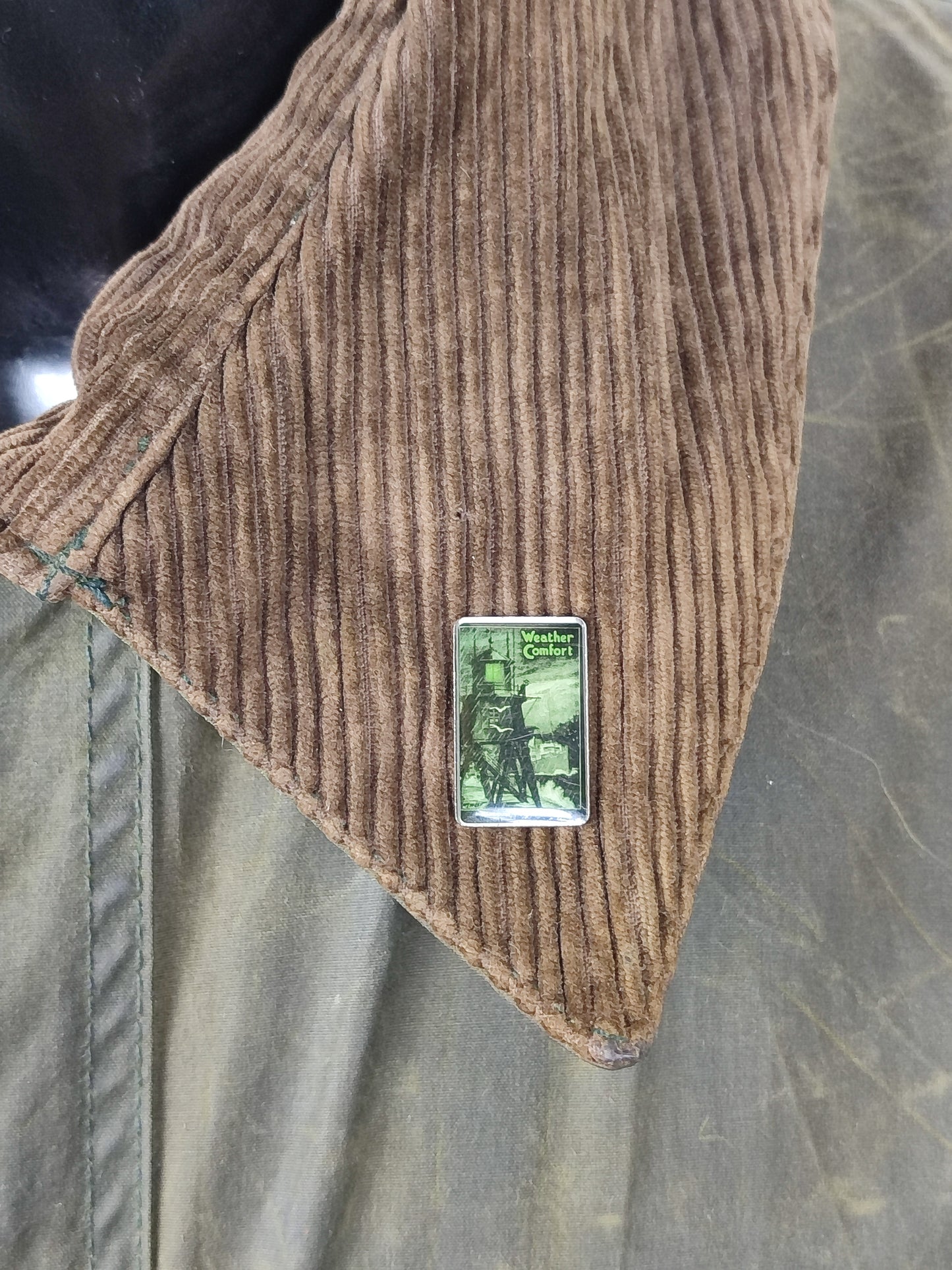 Spilla Barbour Weather comfort con faro