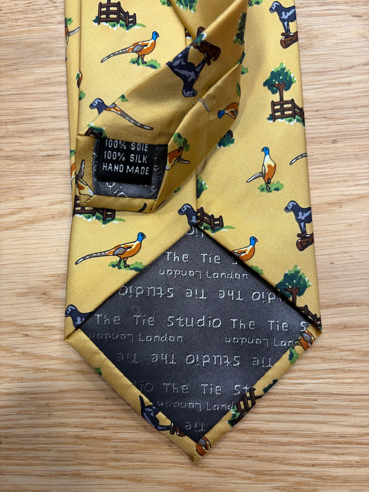 Cravatta inglese senape in seta con fagiano e cane- English mustard pheasant and dog silk tie