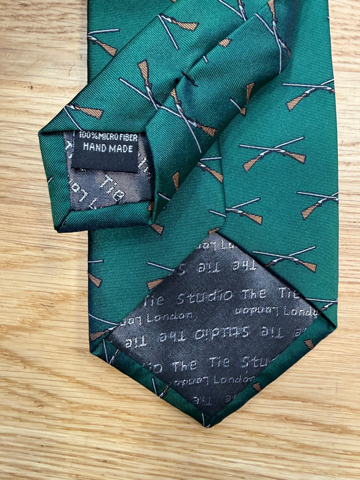 Cravatta inglese verde con fucili- English Green rifle Tie