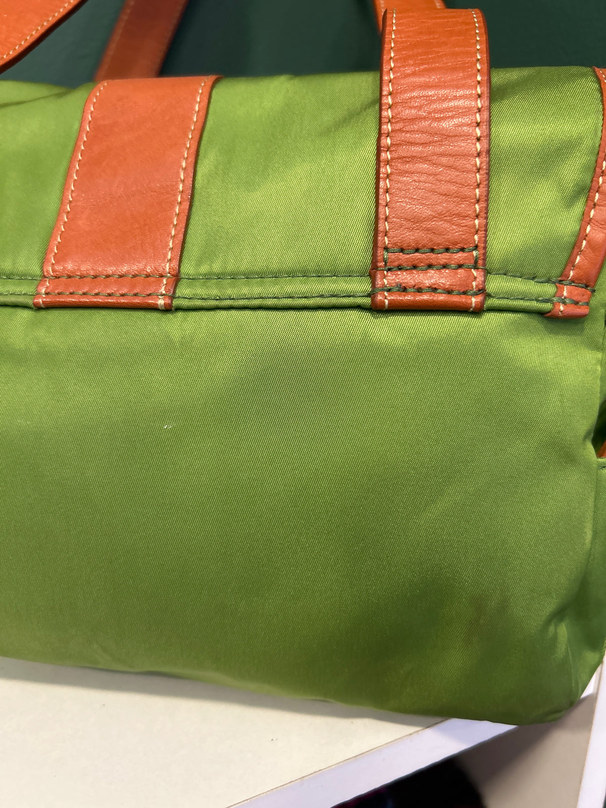 Borsa Barbour verde con inserti in pelle