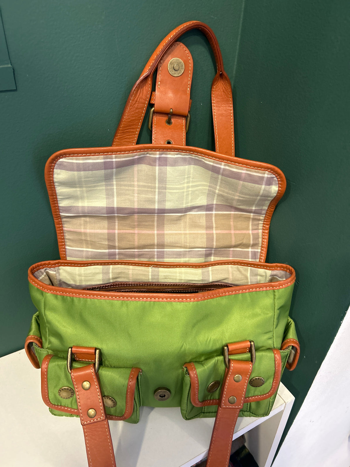 Borsa Barbour verde con inserti in pelle