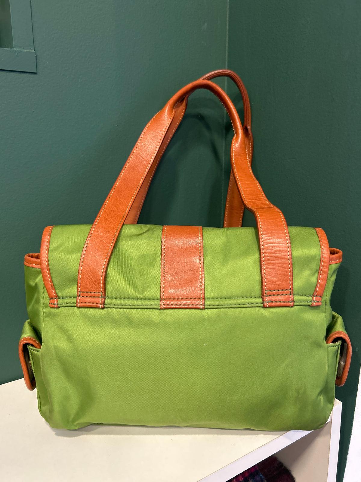 Borsa Barbour verde con inserti in pelle