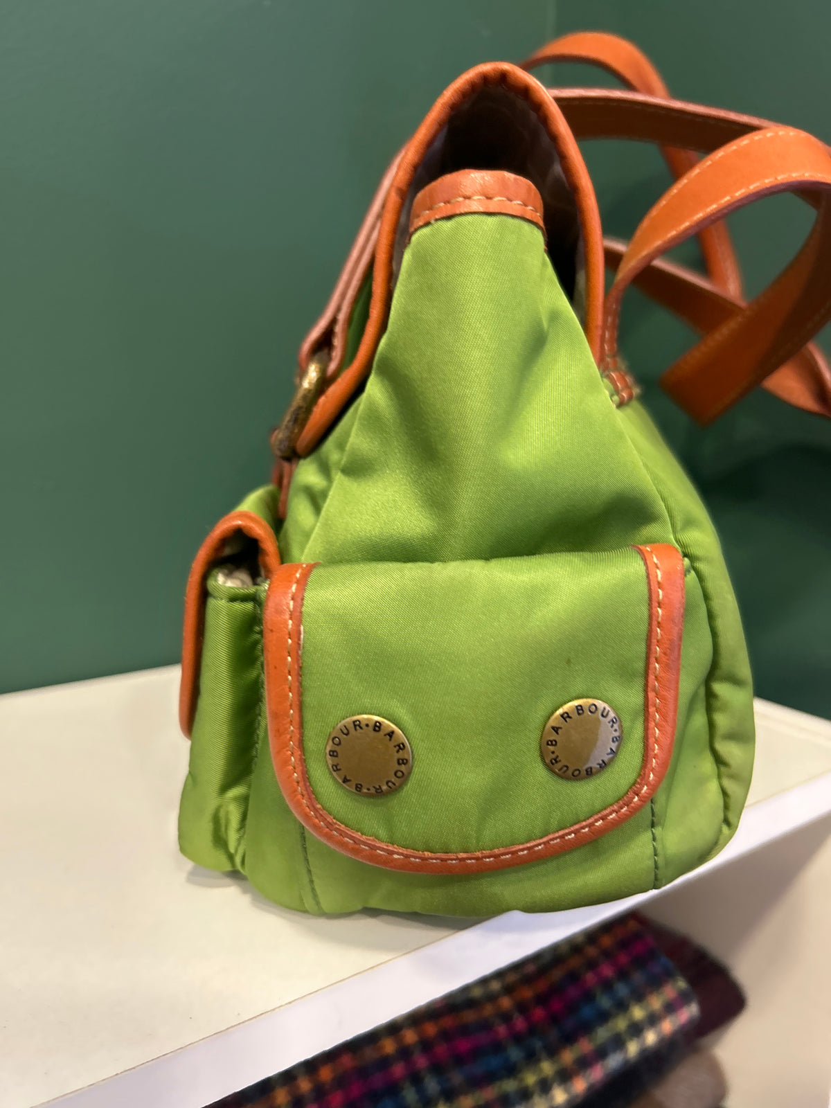 Borsa Barbour verde con inserti in pelle