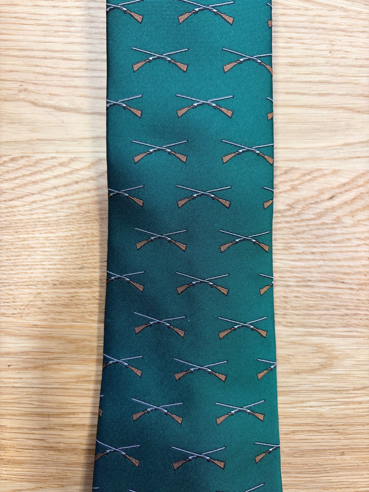 Cravatta inglese verde con fucili- English Green rifle Tie
