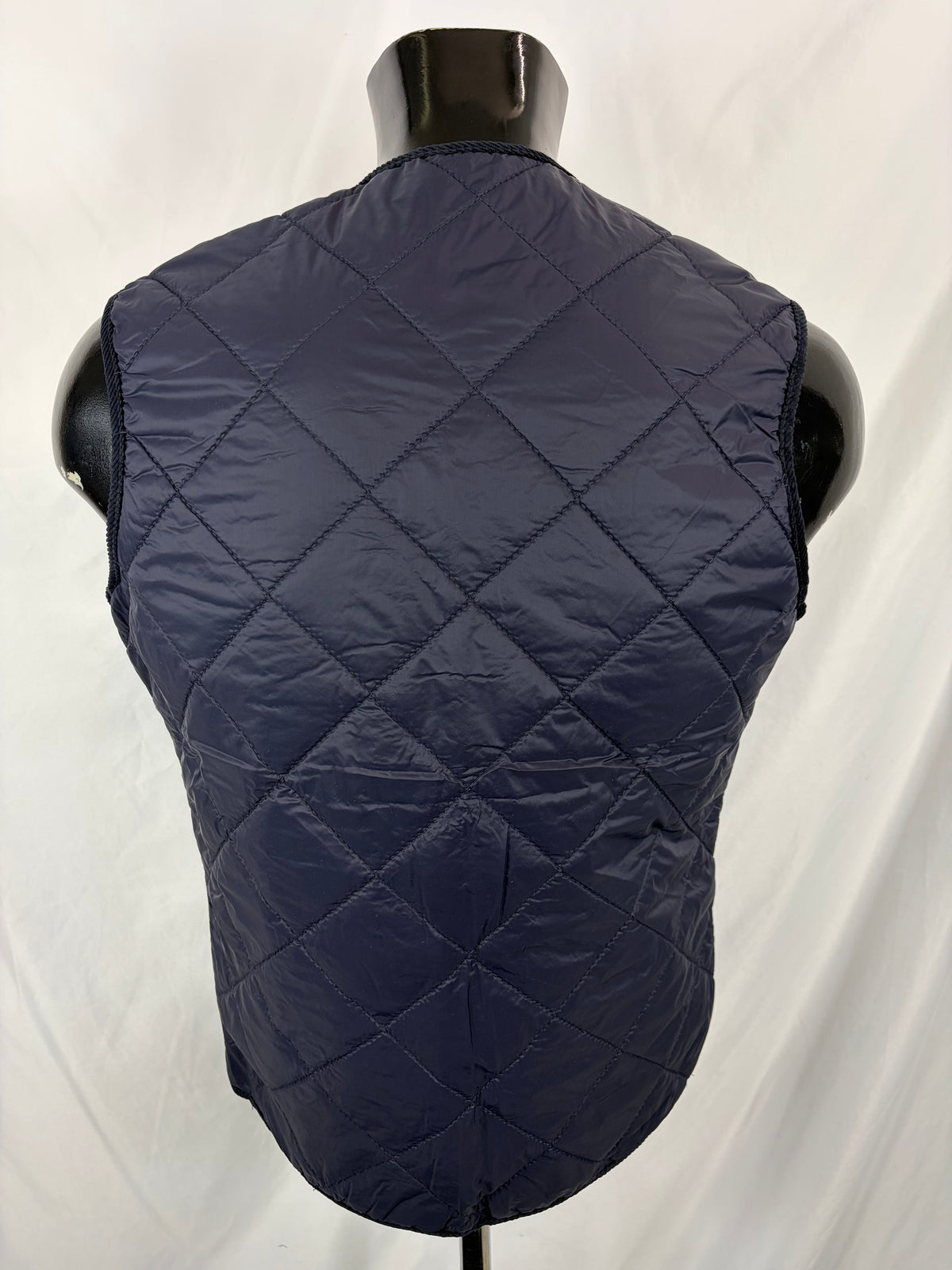 Gilet nuovo trapuntato blu by Shop in London con bordino in velluto