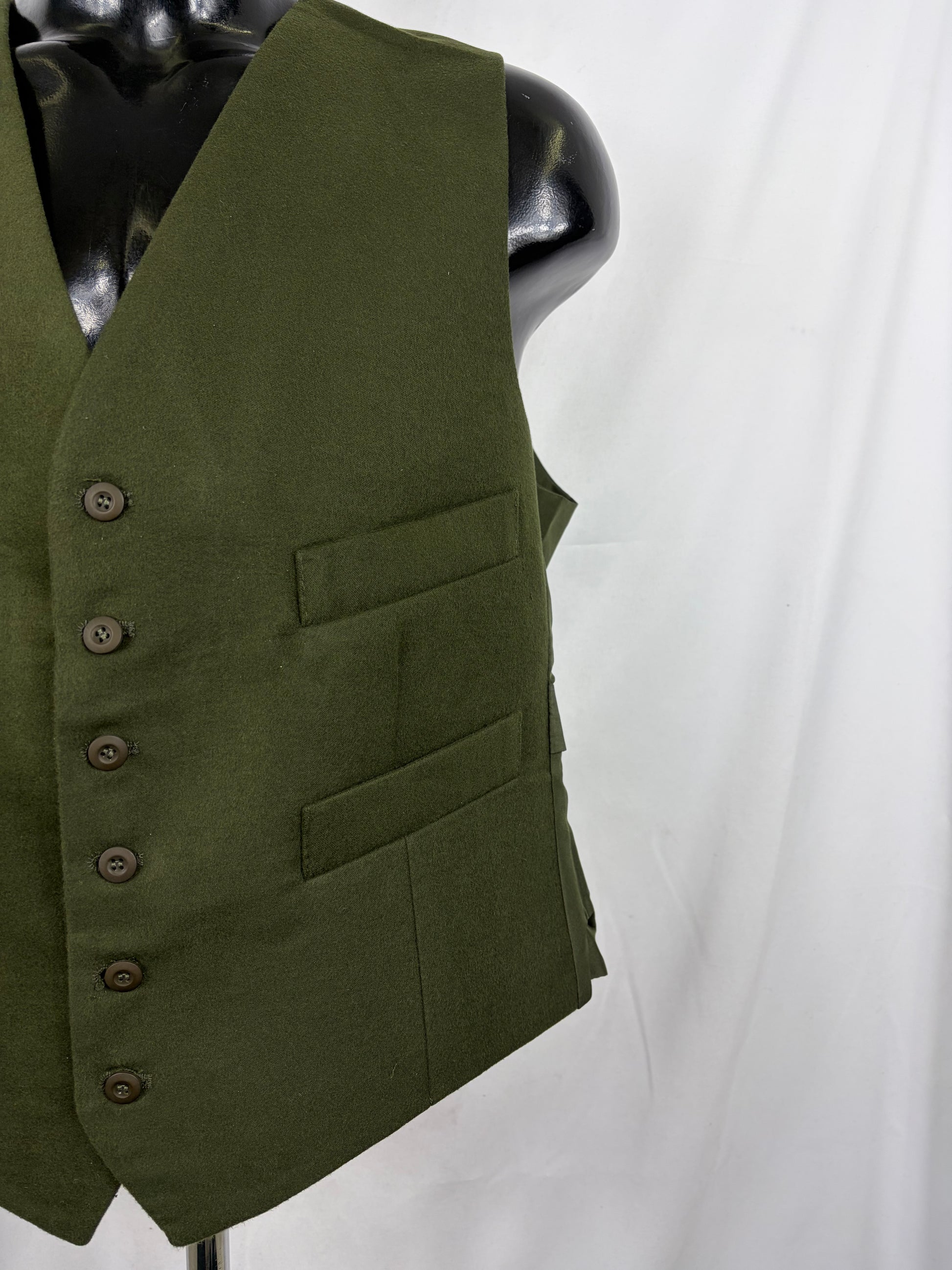 Gilet nuovo da uomo in fustagno verde scuro con bottoni - Man's Moleskin Waistcoat Dark Sage - Shop In London