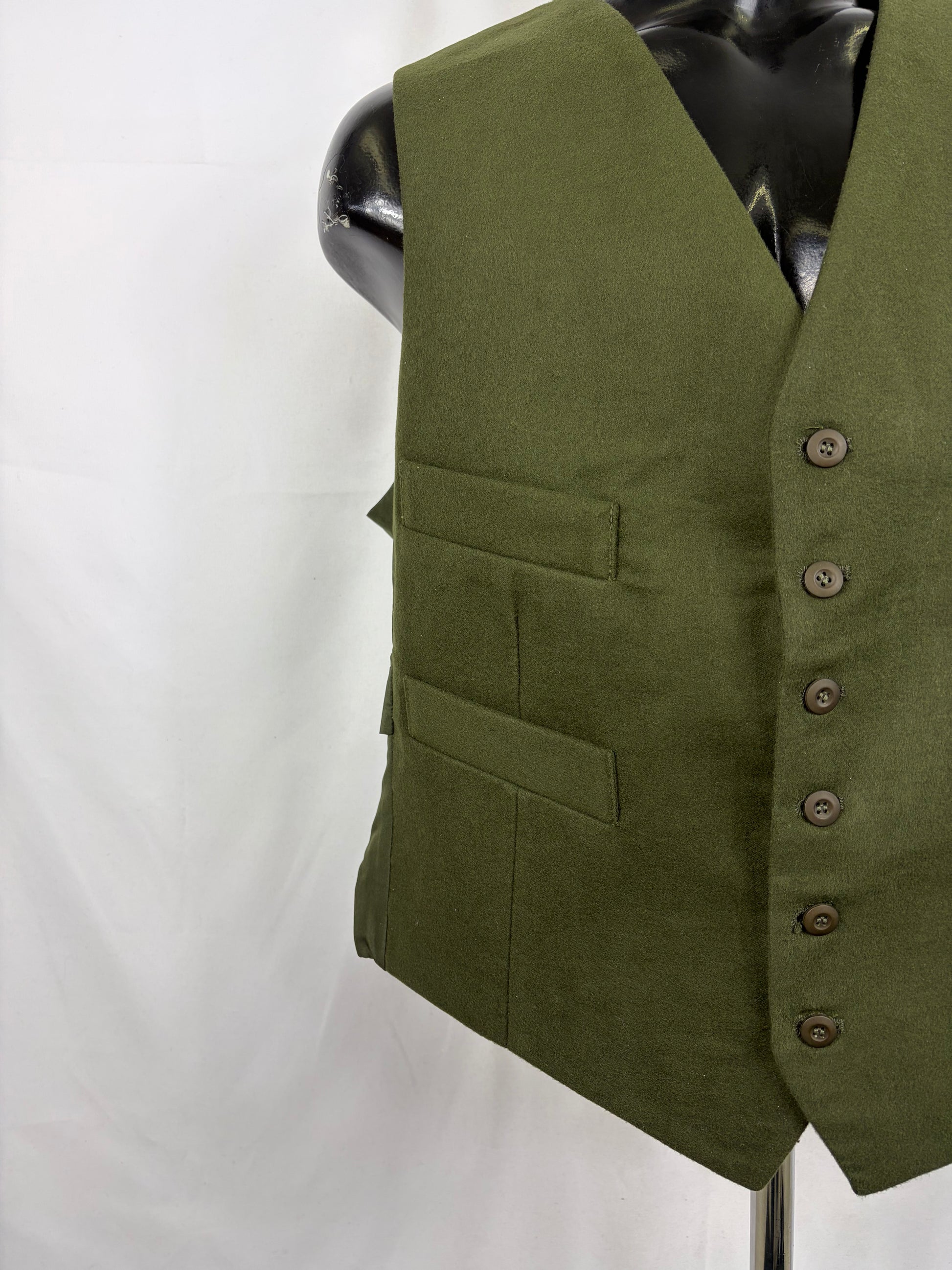 Gilet nuovo da uomo in fustagno verde scuro con bottoni - Man's Moleskin Waistcoat Dark Sage - Shop In London