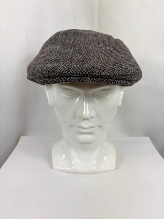 Coppola nuova inglese in lana a spina di pesce grigia con dettagli colorati  Wool Grey Herringbone Flat Cap