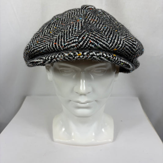 Coppola nuova inglese in lana a spina di pesce bianca e nera a otto spicchi stile Peaky Blinders