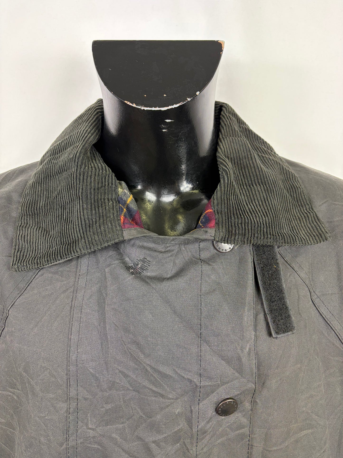 RARO Barbour Backhouse Nero C44/112cm Riding short Black Wax Jacket Size XLarge - Shop In London