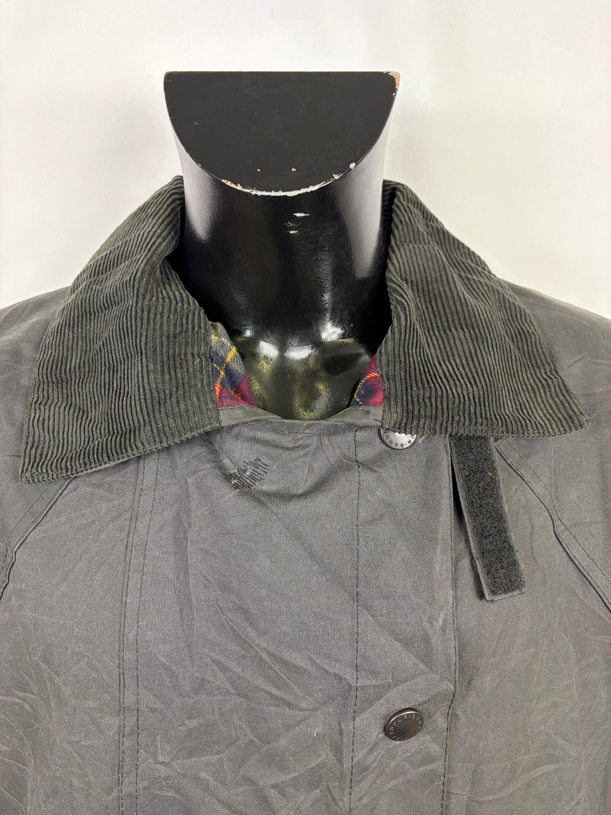 RARO Barbour Backhouse Nero C44/112cm Riding short Black Wax Jacket Size XLarge - Shop In London
