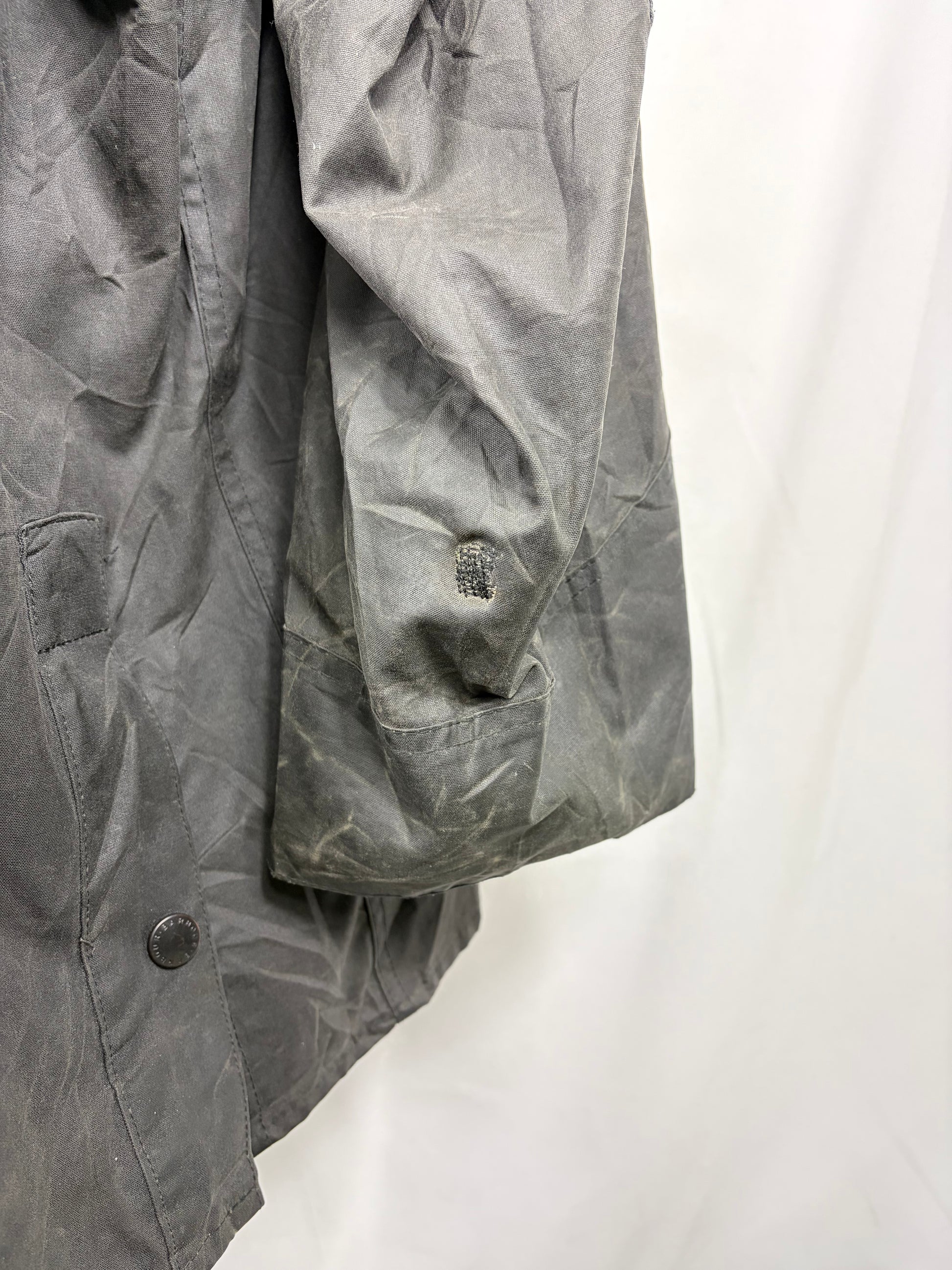 RARO Barbour Backhouse Nero C44/112cm Riding short Black Wax Jacket Size XLarge - Shop In London