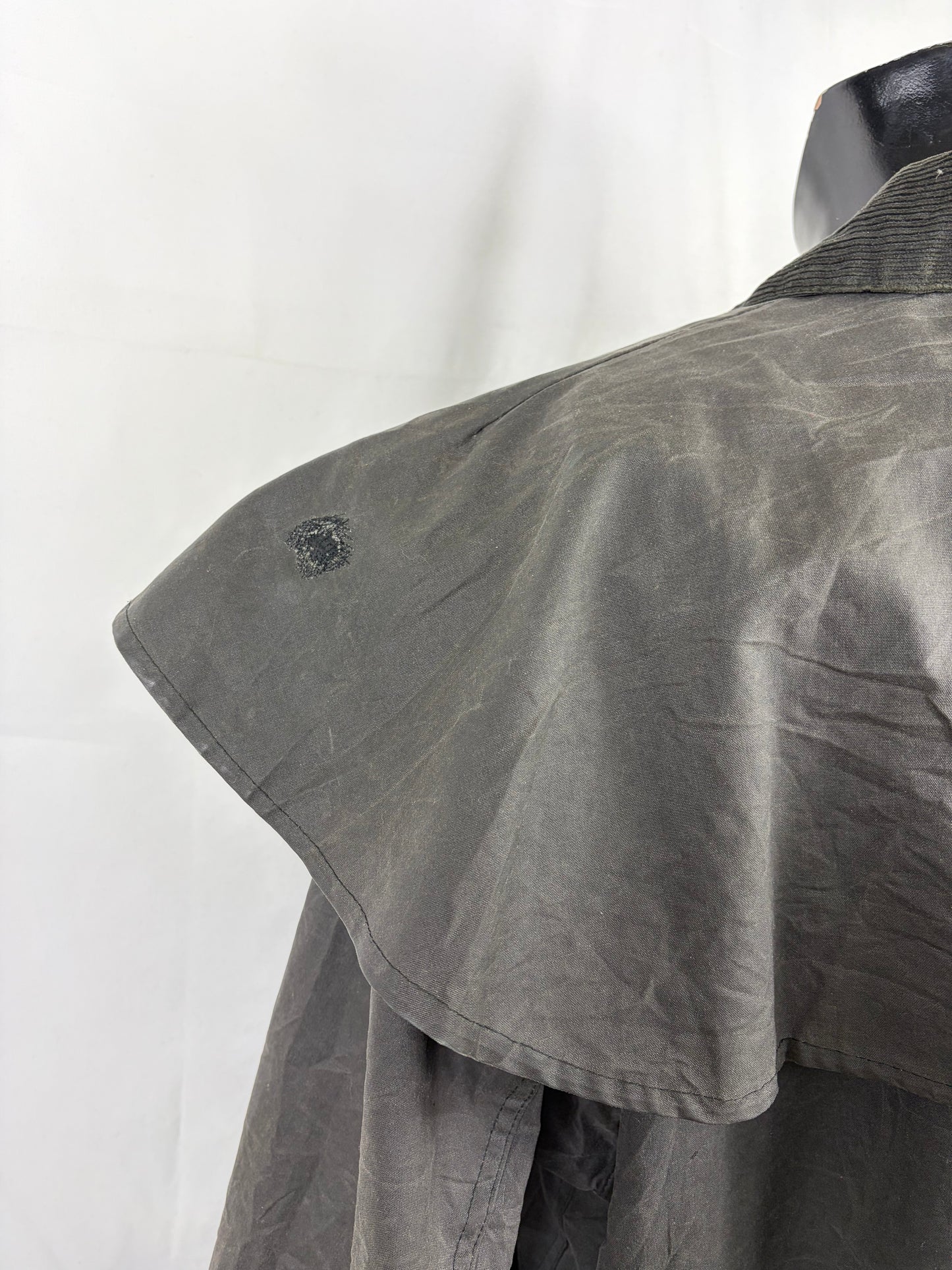 RARO Barbour Backhouse Nero C44/112cm Riding short Black Wax Jacket Size XLarge - Shop In London