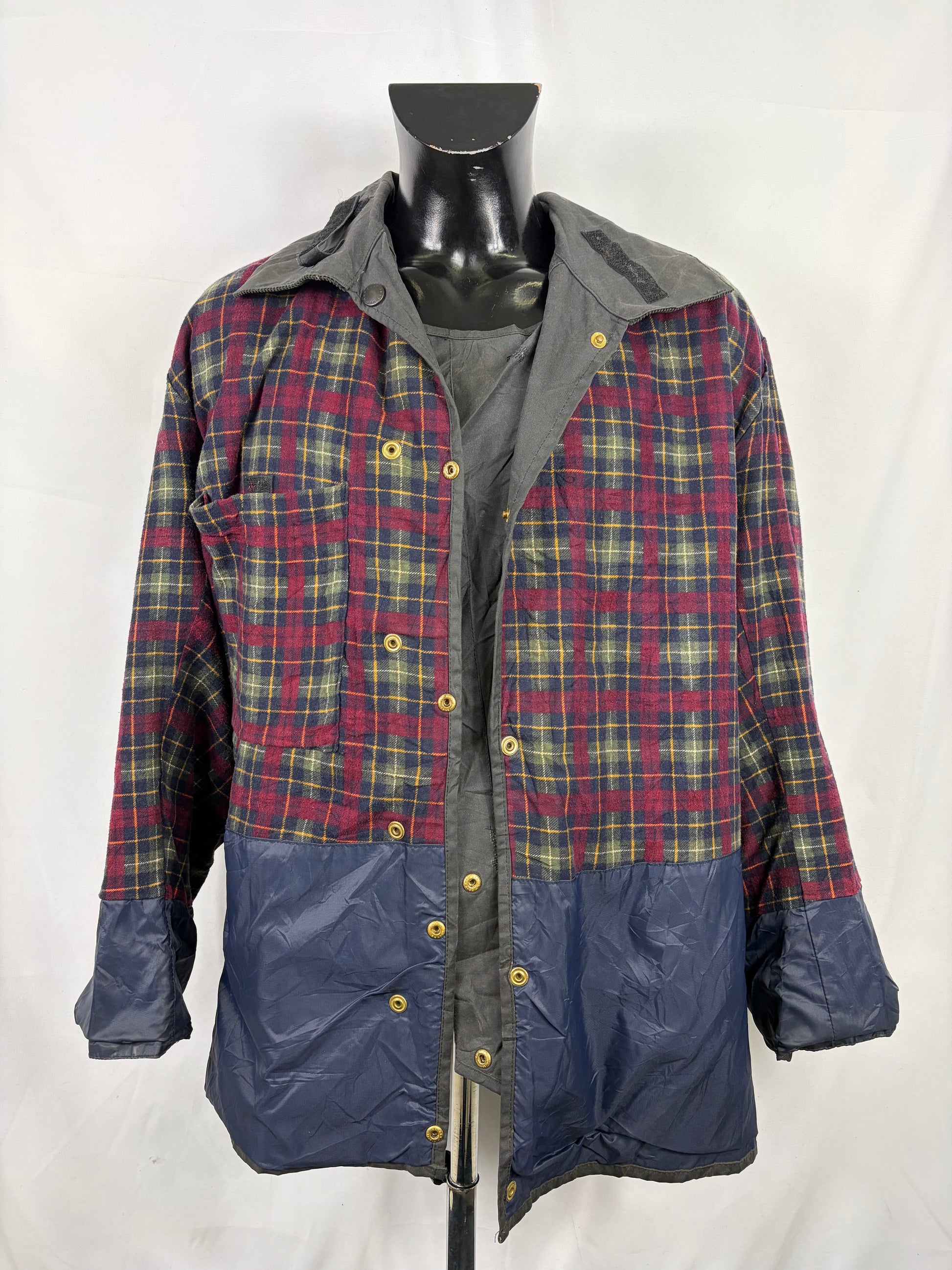 RARO Barbour Backhouse Nero C44/112cm Riding short Black Wax Jacket Size XLarge - Shop In London