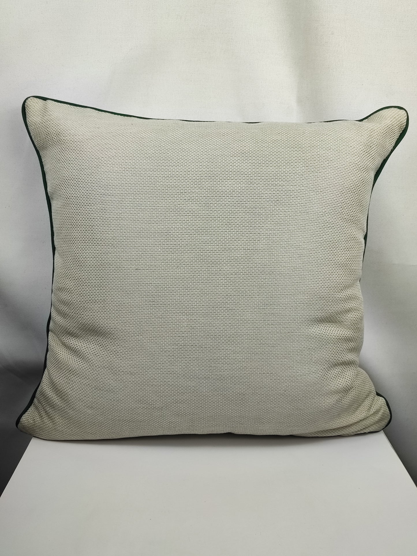 Cuscino quadrato in cotone con alce ricamato in Black Watch