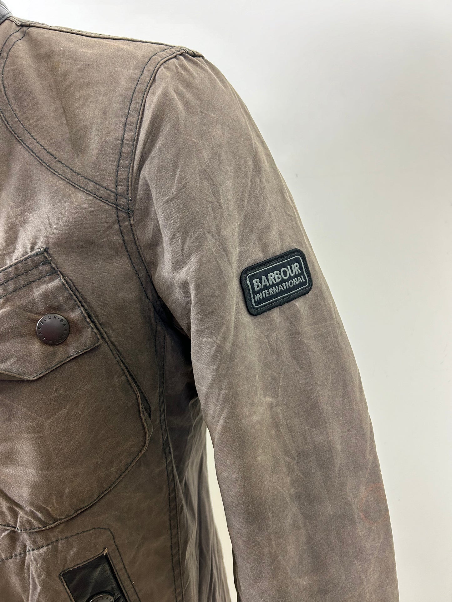 Giacca Barbour International da uomo corta grigia Small -Man Short Greenham Wax Jacket S