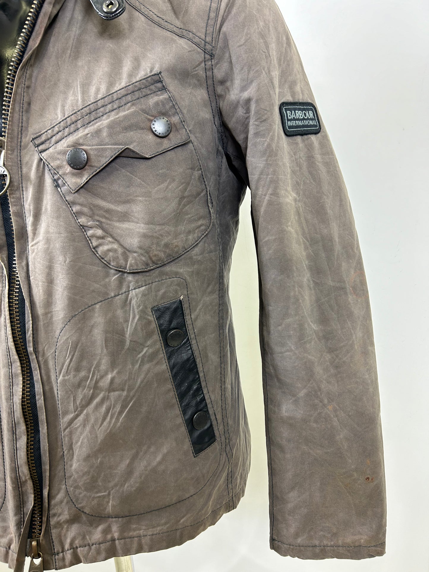 Giacca Barbour International da uomo corta grigia Small -Man Short Greenham Wax Jacket S