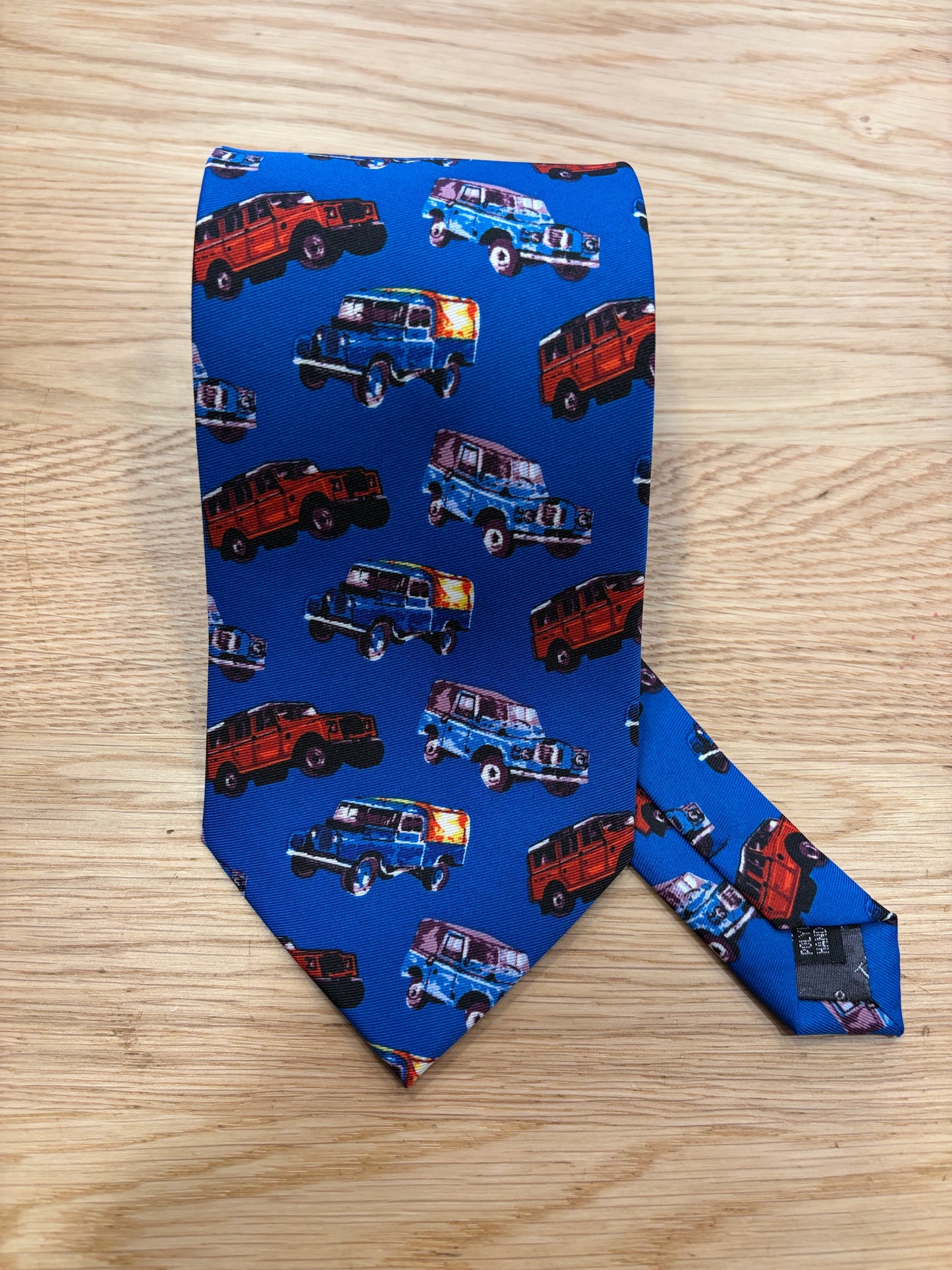 Cravatta inglese blu indigo con jeep stampate- Blue Jeep English Tie