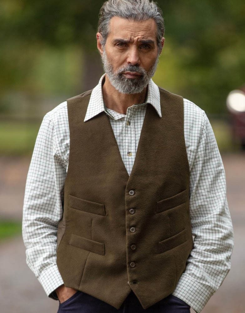 Gilet nuovo da uomo in fustagno verde scuro con bottoni - Man's Moleskin Waistcoat Dark Sage - Shop In London