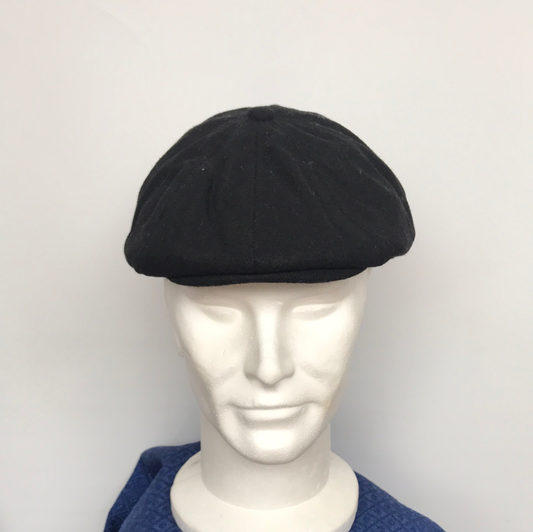 Coppola nera nuova in lana a otto spicchi con bottone piccolo di colore nero - Shop In London